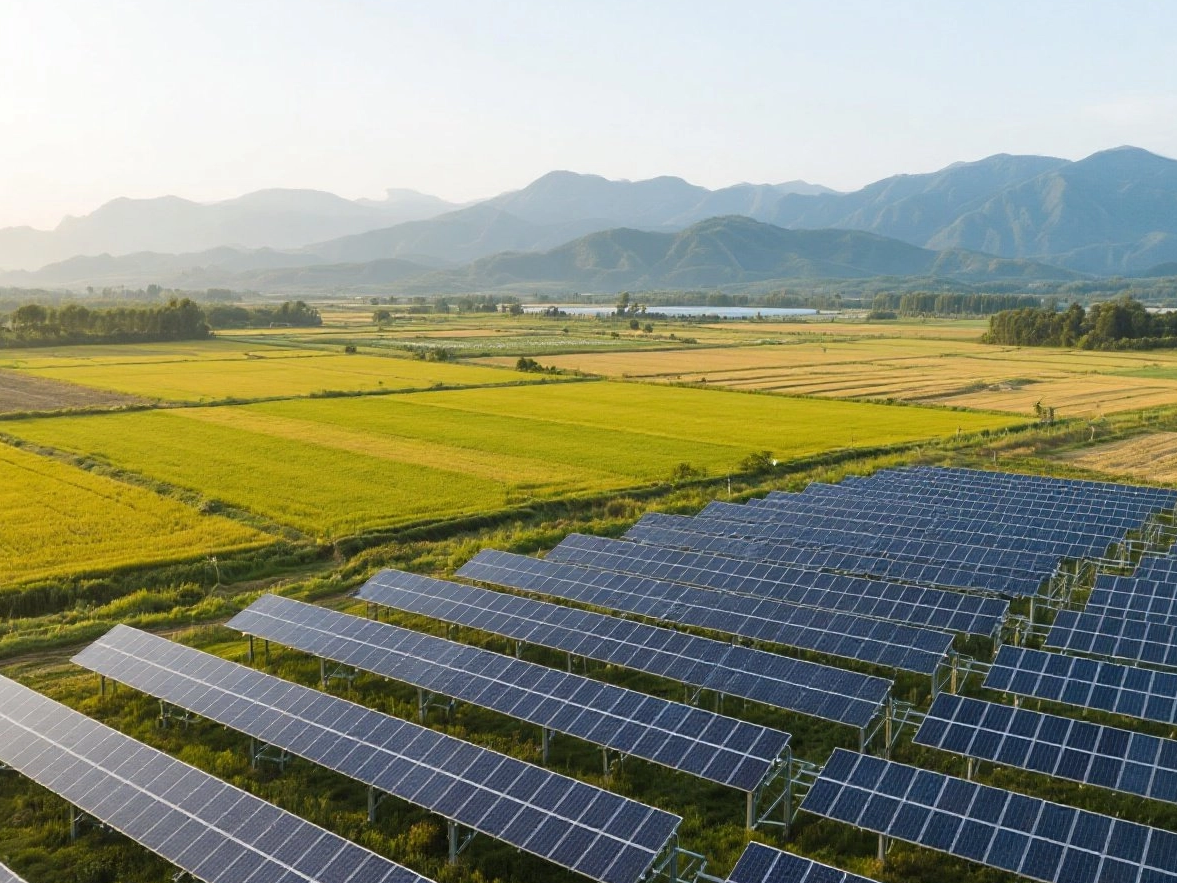 نحوه نصب پانل های خورشیدی زمینی