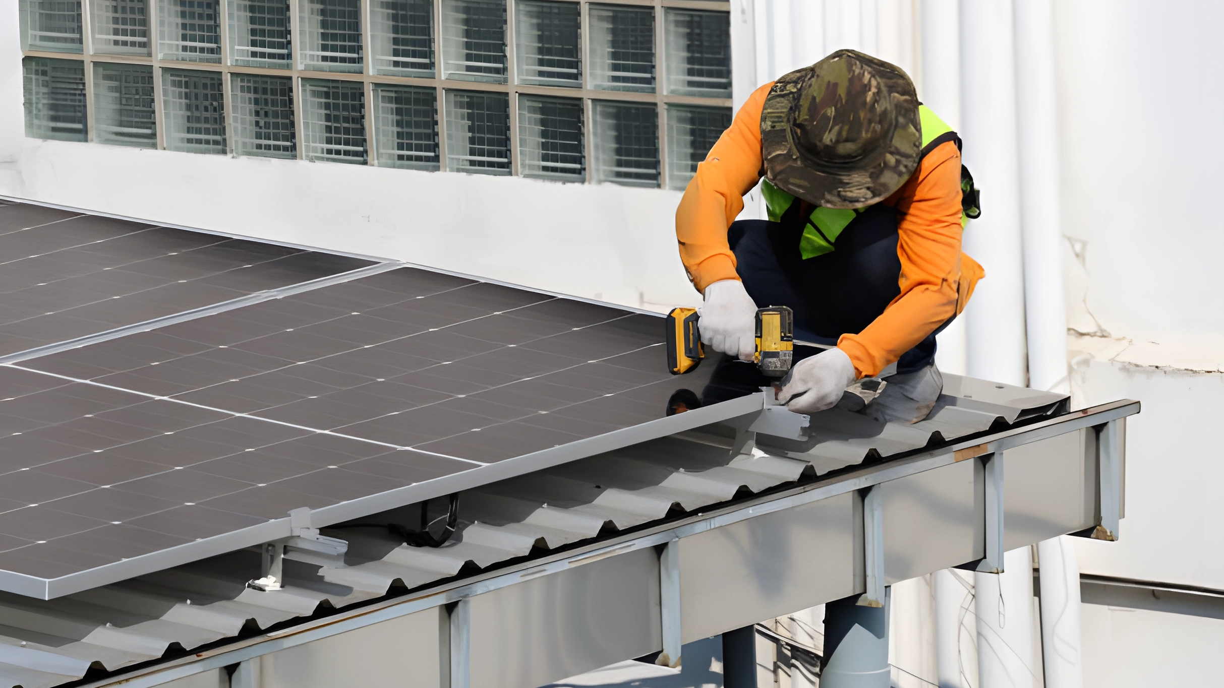 Солнечные системы, монтируемые на крыше и на земле: плюсы, минусы и лучшие варианты применения