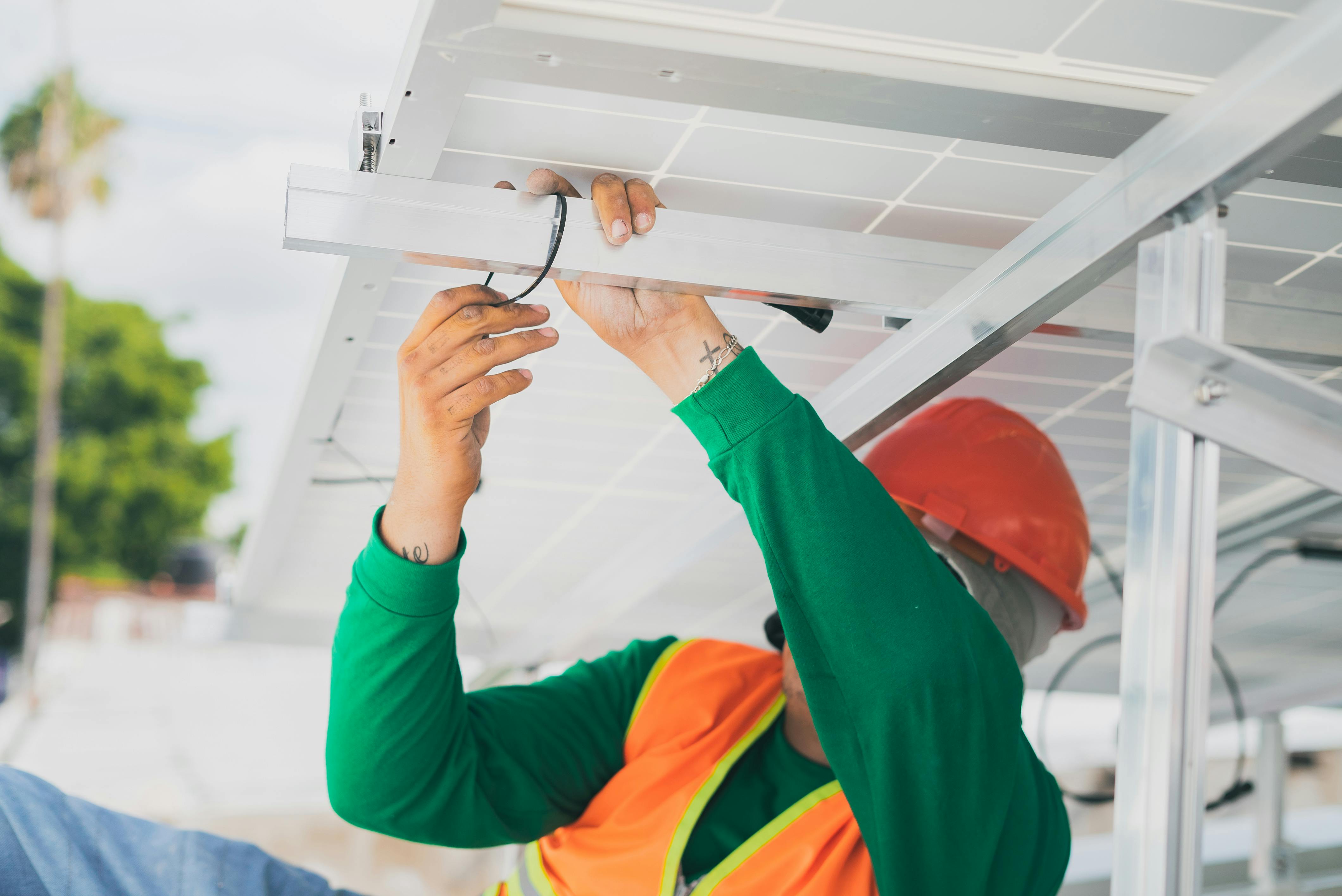 اجزای سازه های نصب فتوولتائیک زمینی (PV).