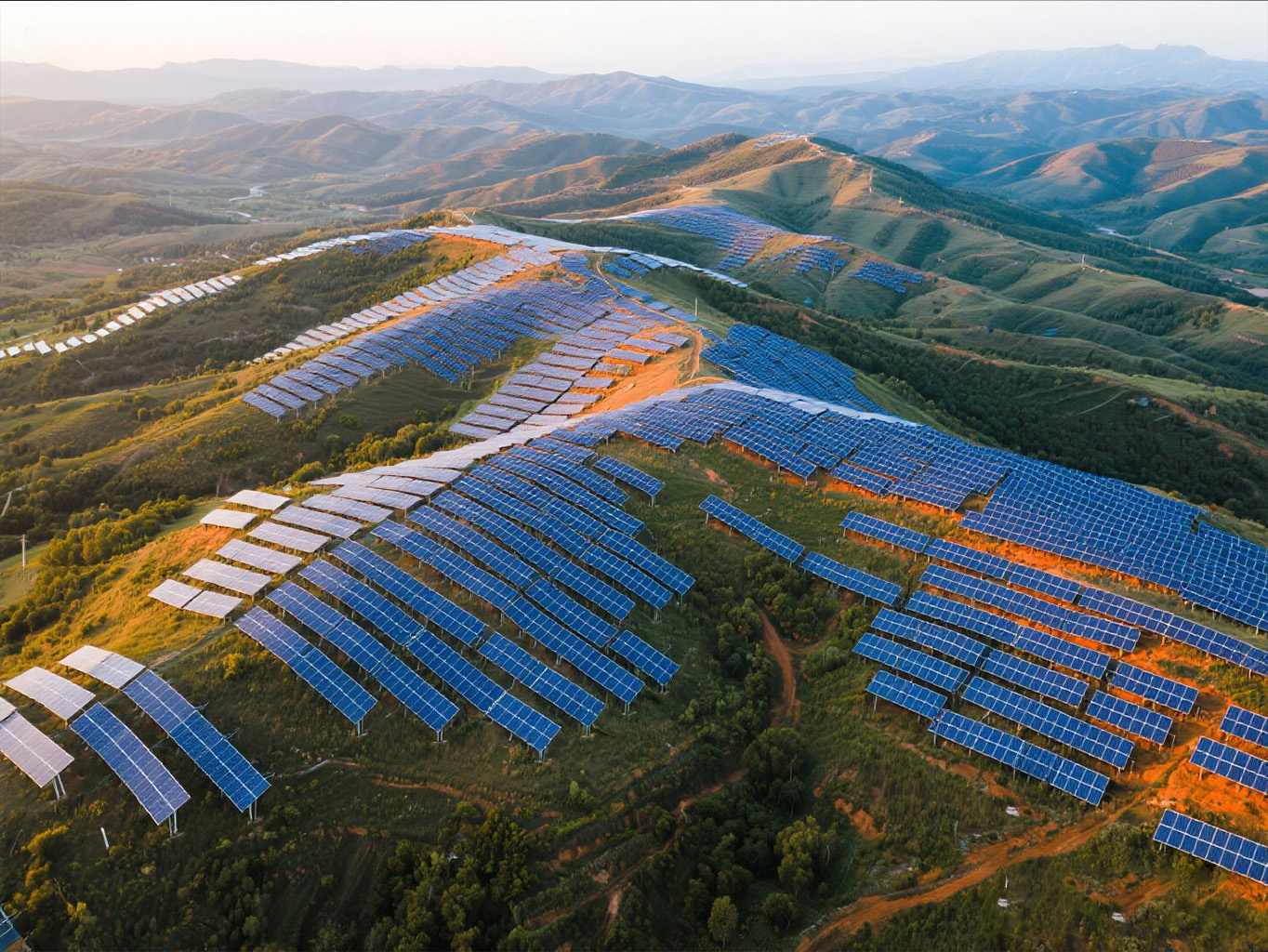 В чем разница между фиксированными брекетами и регулируемыми брекетами?